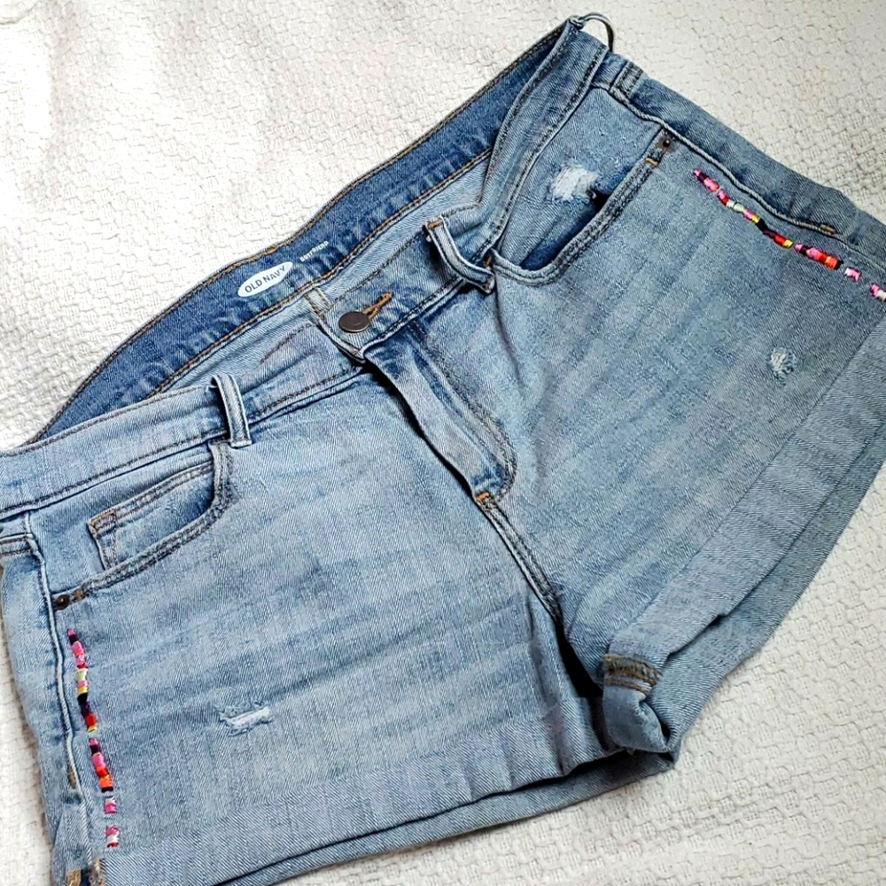 Old Navy Distressed Boyfriend Jean Shorts